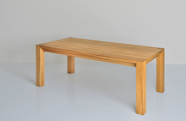 Rustikaler Eichen Tisch TAURUS 4 B11X11 1111 Maßgefertigt aus Massivholz von vitamin design
