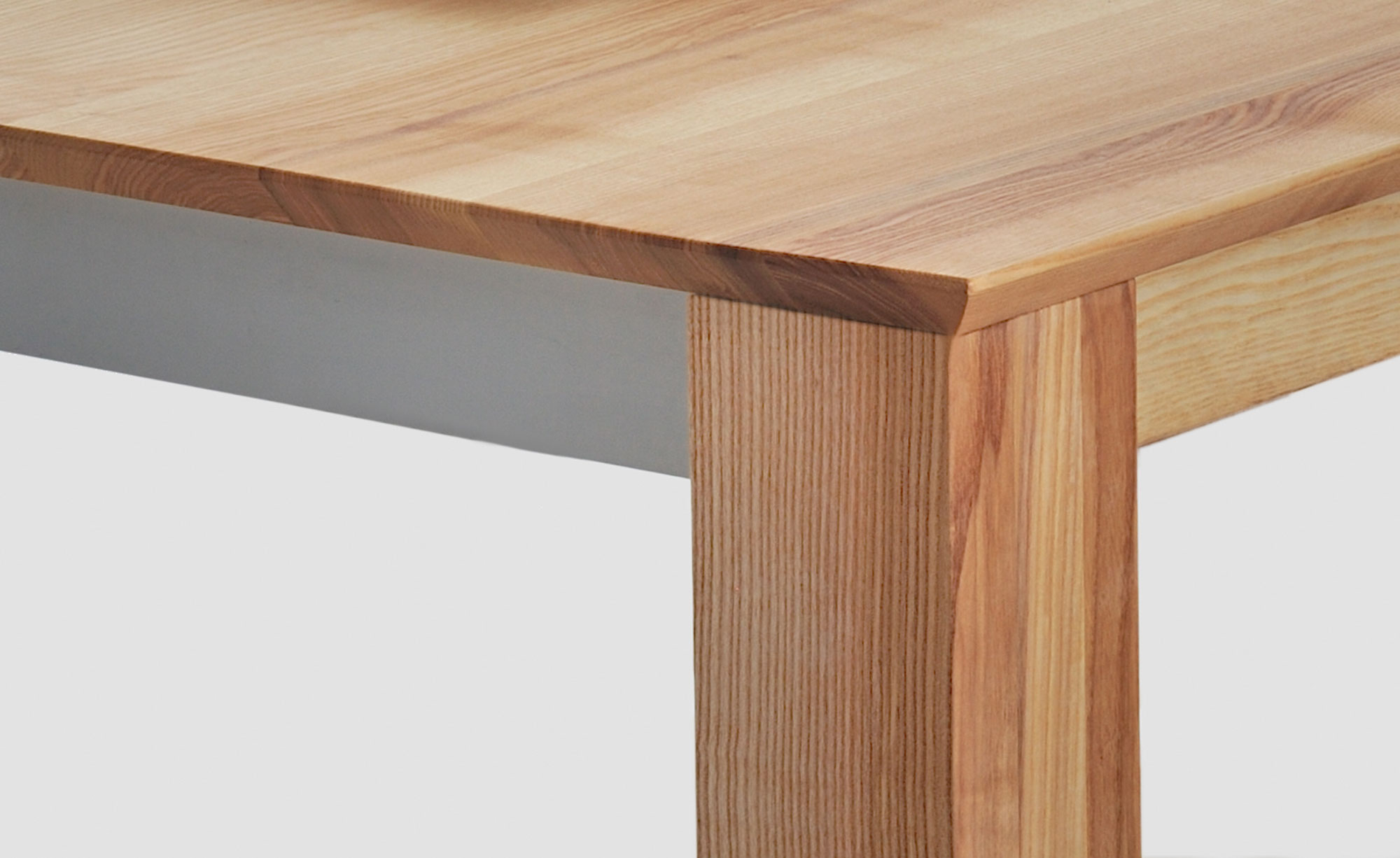 Verlängerbarer Designtisch SLIM BUTTERFLY 4015a Maßgefertigt aus Massivholz von vitamin design