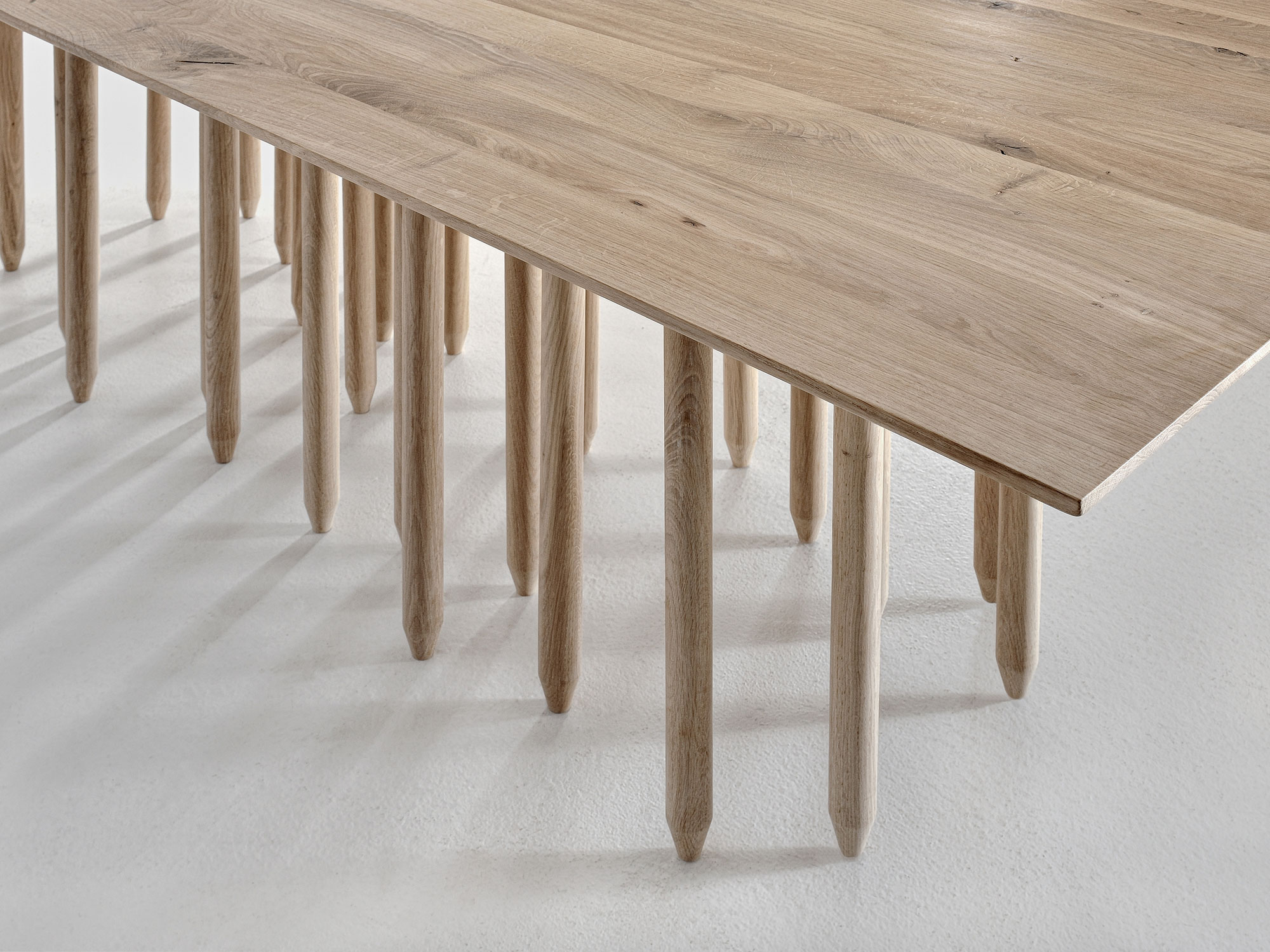 Designer Massivholztisch STILUS 0293 Maßgefertigt aus Massivholz von vitamin design