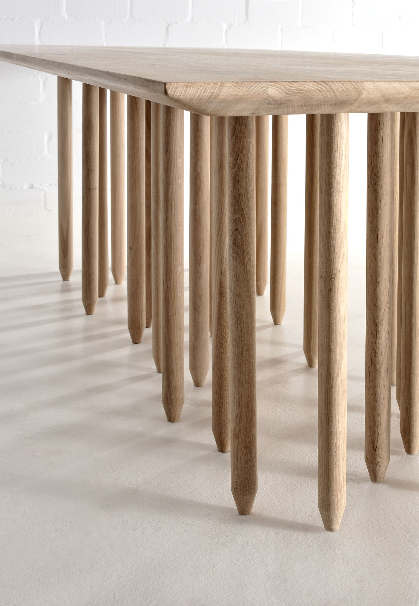 Designer Massivholztisch STILUS 0326 Maßgefertigt aus Massivholz von vitamin design
