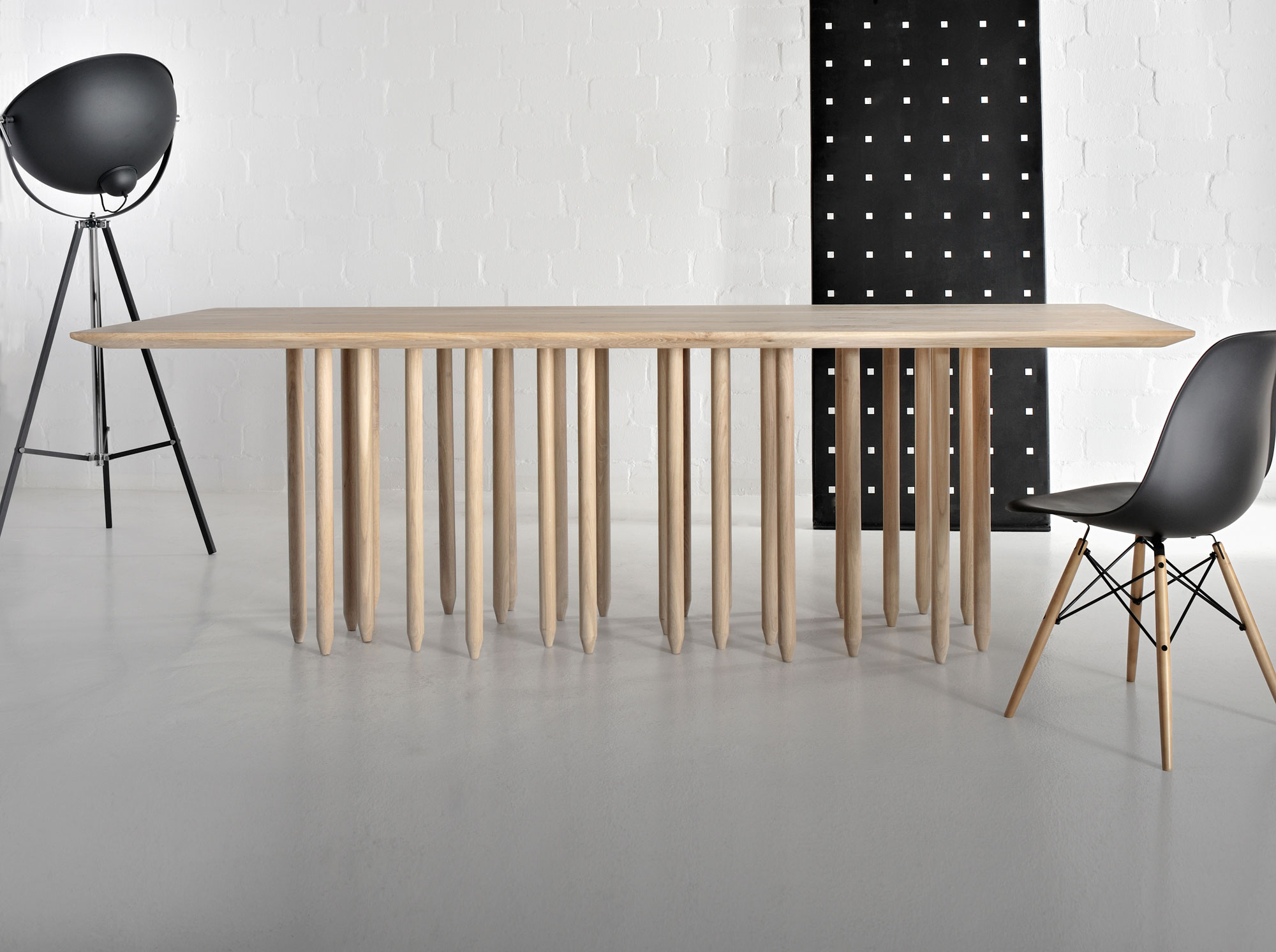 Designer Massivholztisch STILUS 4367a Maßgefertigt aus Massivholz von vitamin design