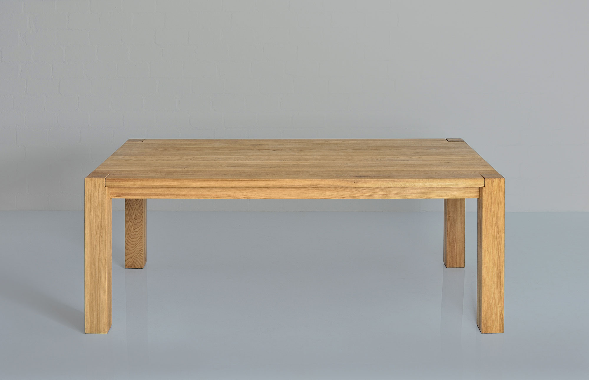 Rustikaler Eichen Tisch TAURUS 4 B11X11 1112 Maßgefertigt aus Massivholz von vitamin design