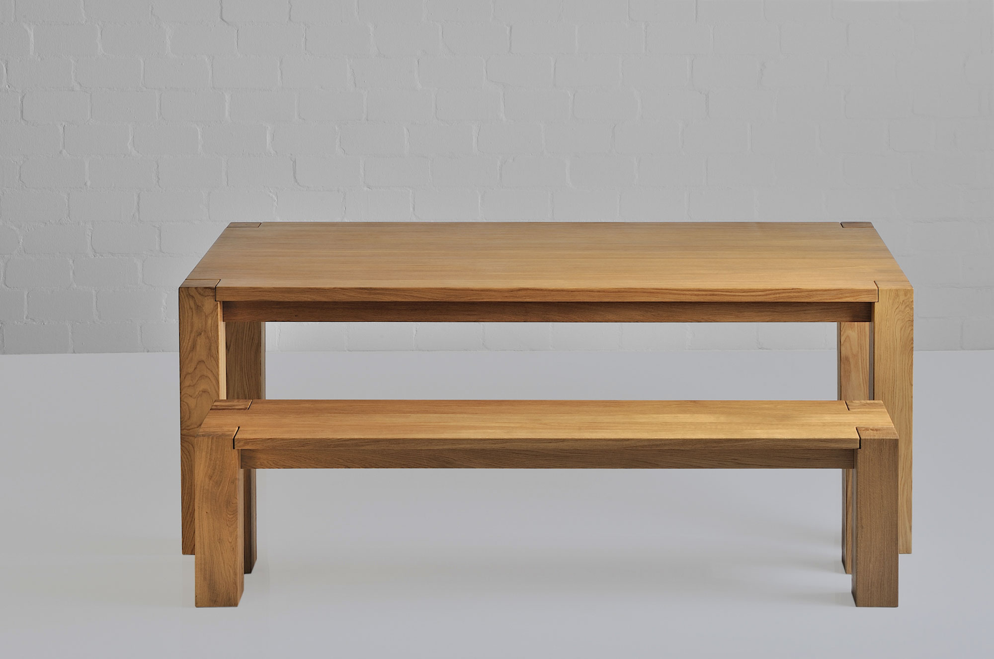 Rustikale Massivholz Sitzbank TAURUS 4 B11X11 1368 Maßgefertigt aus Massivholz von vitamin design