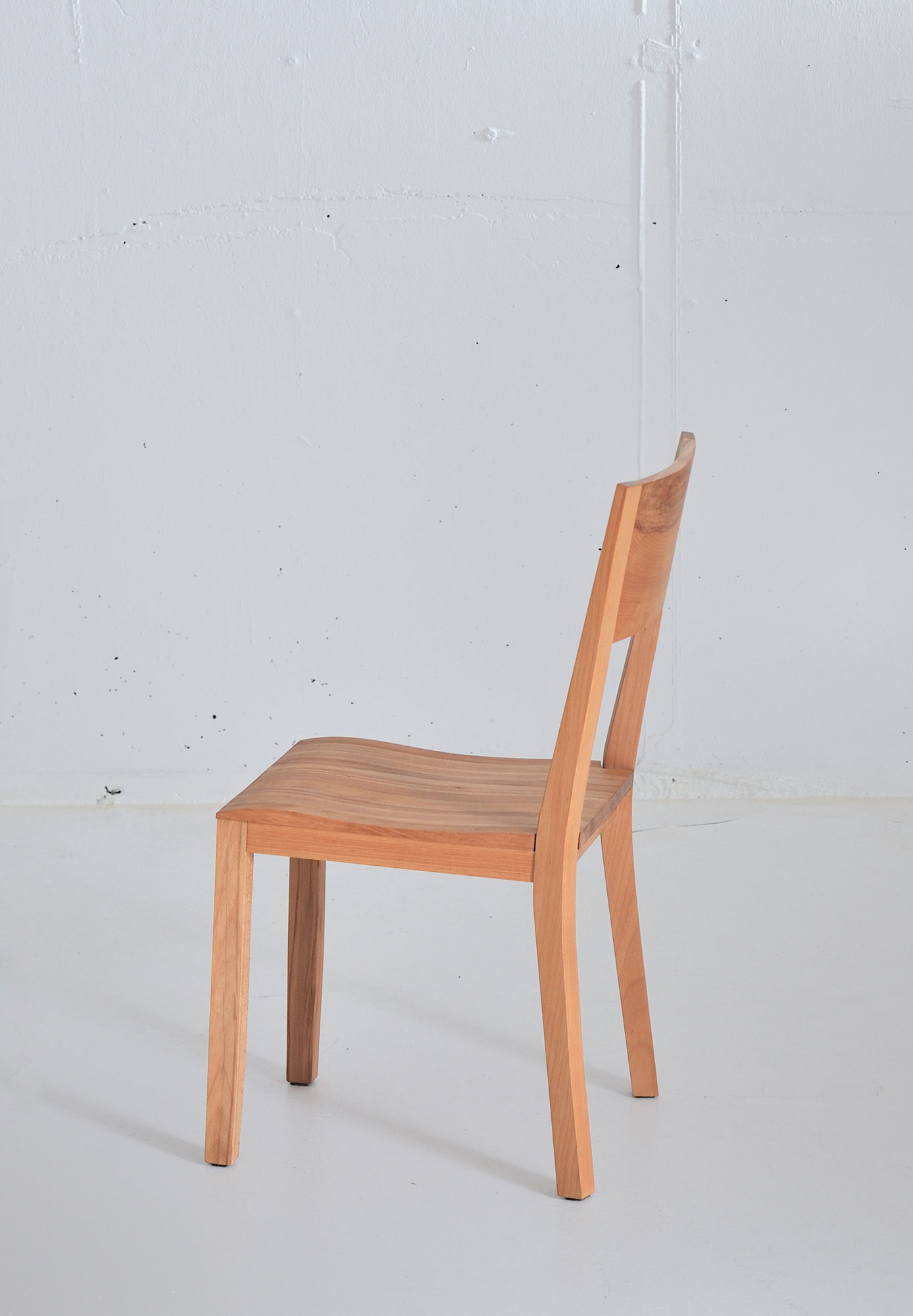 Holz Esszimmerstuhl NOMI 3738 Maßgefertigt aus Massivholz von vitamin design