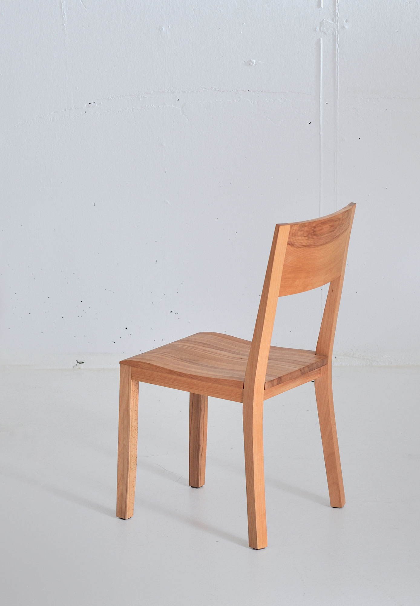 Holz Esszimmerstuhl NOMI 3739 Maßgefertigt aus Massivholz von vitamin design