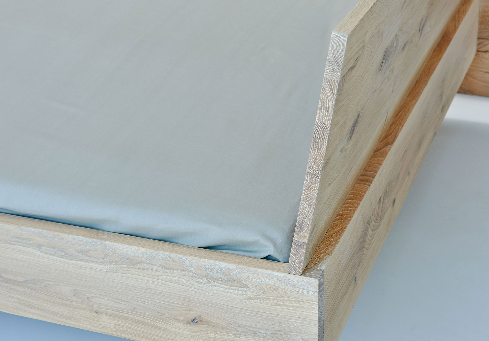 Konfigurierbares Holzbett QUADRA VDC9106 Maßgefertigt aus Massivholz von vitamin design