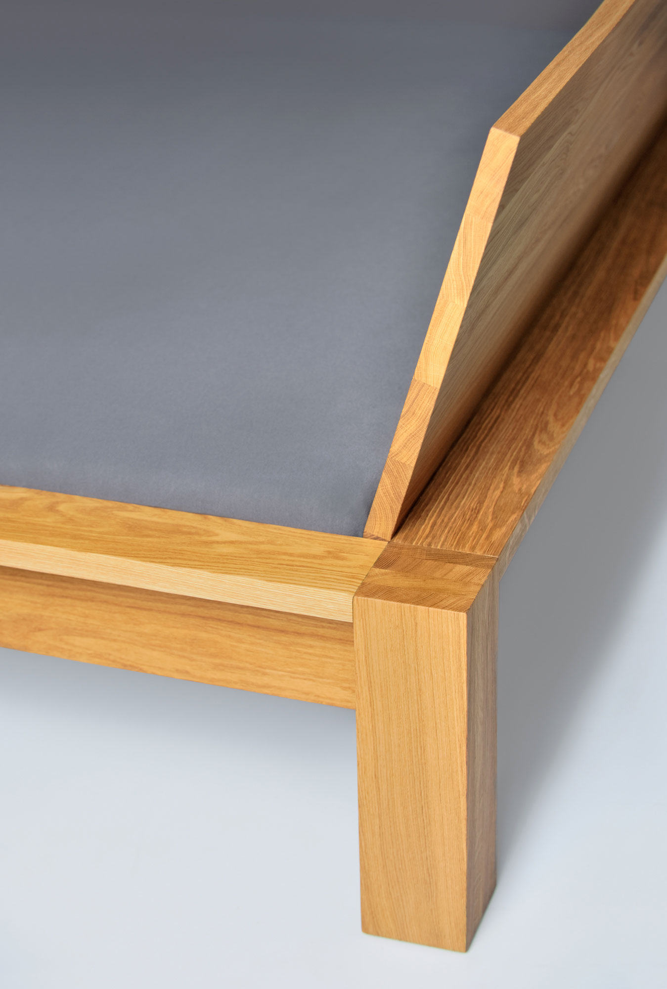 Rustikales Holz Bett TAURUS nef9806 Maßgefertigt aus Massivholz von vitamin design