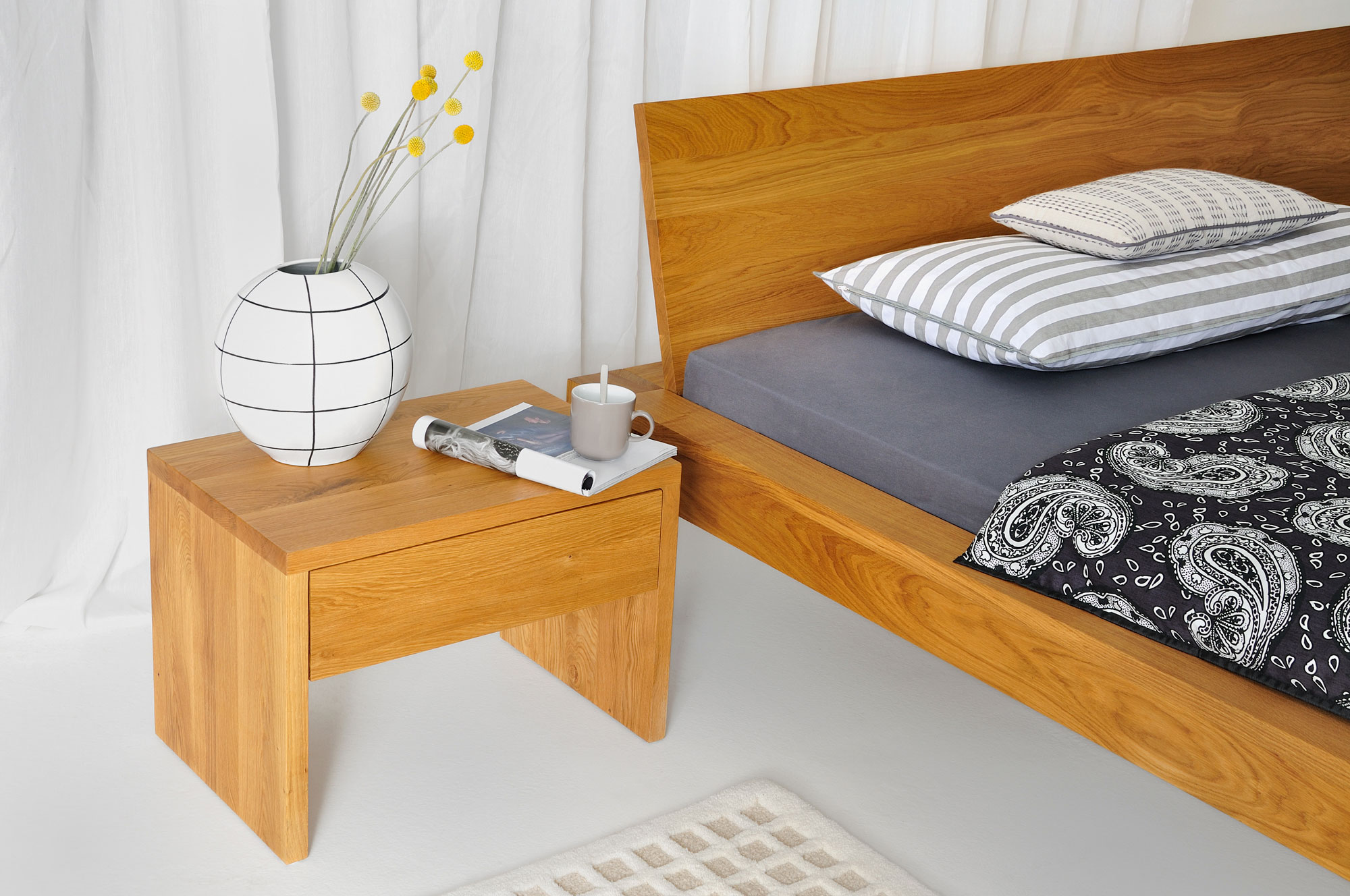Rustikales Holz Bett TAURUS 6328 Maßgefertigt aus Massivholz von vitamin design