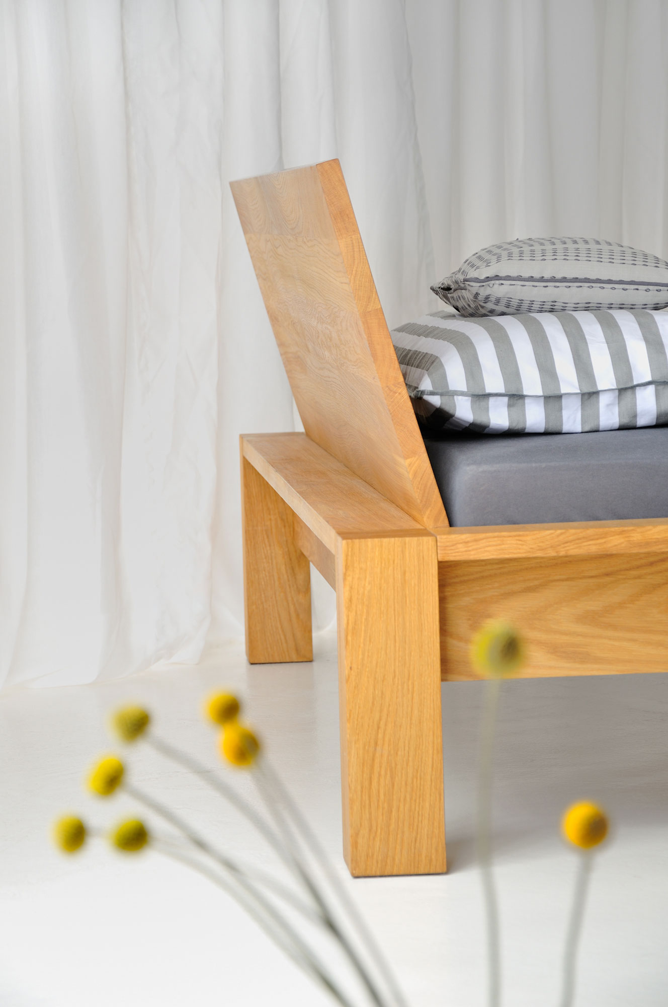 Rustikales Holz Bett TAURUS 6375 Maßgefertigt aus Massivholz von vitamin design