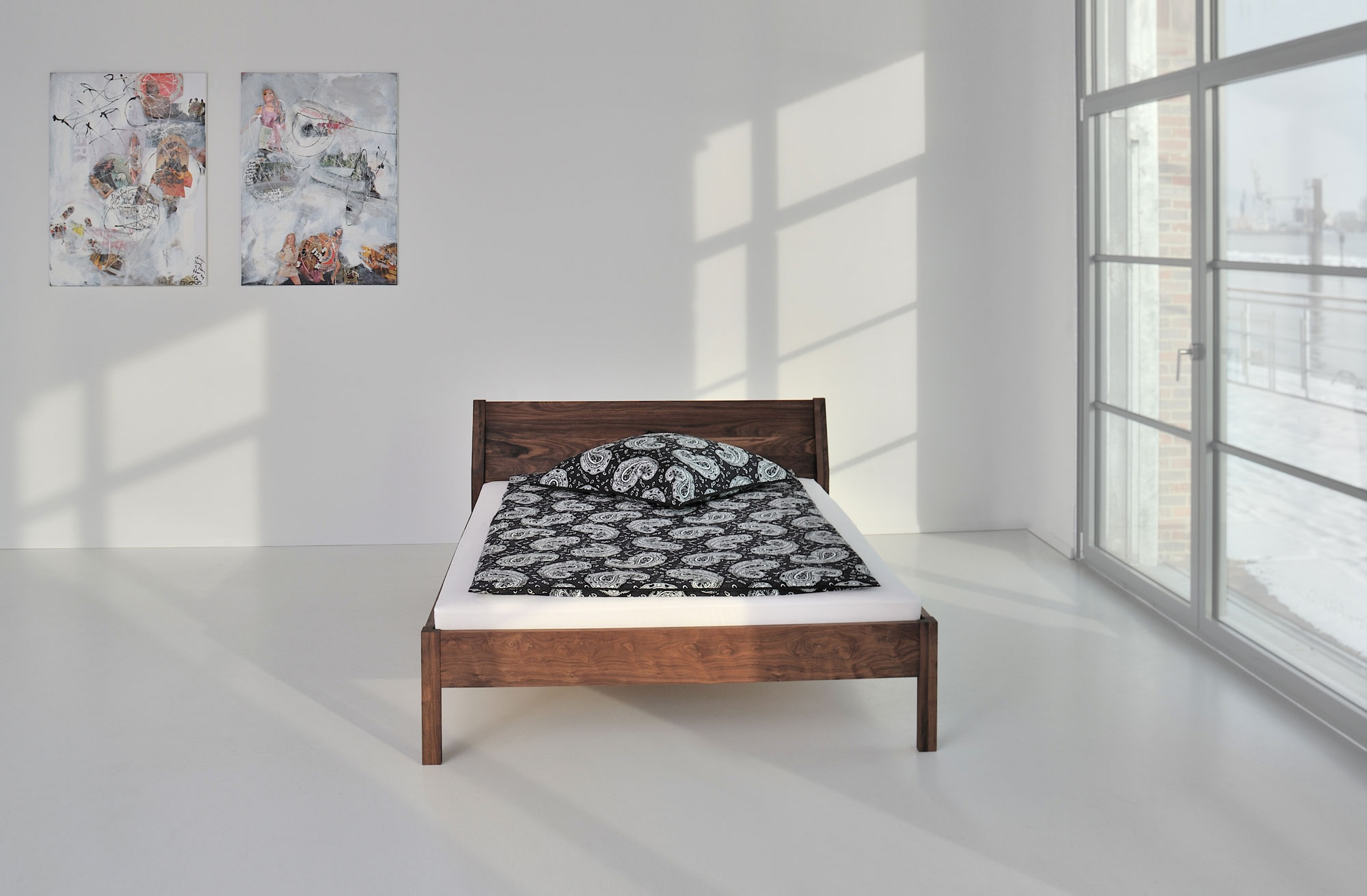 Designer Bett VILLA 2733b Maßgefertigt aus Massivholz von vitamin design