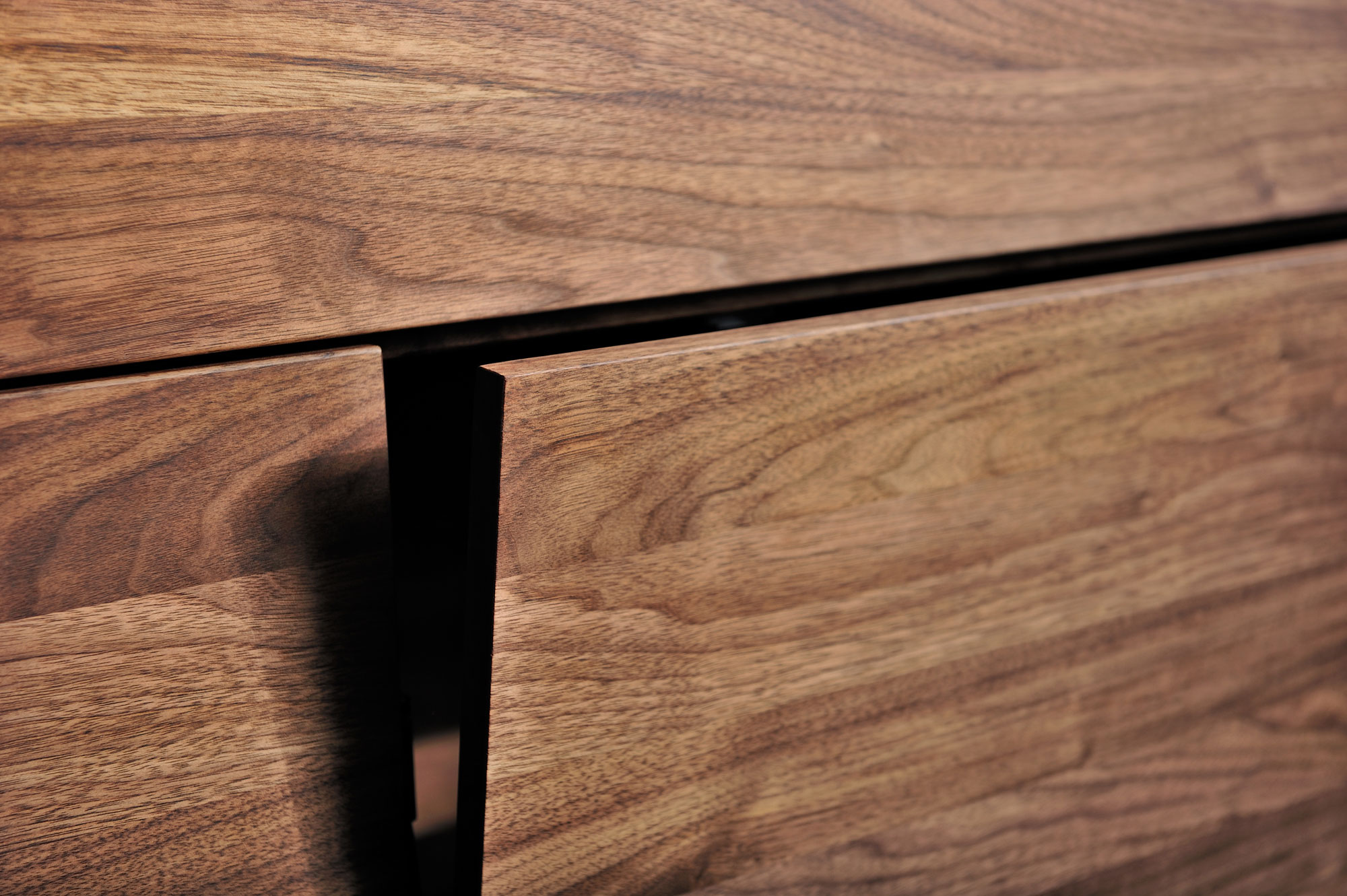Holz Designerkommode LINEA NEF2932 Maßgefertigt aus Massivholz von vitamin design