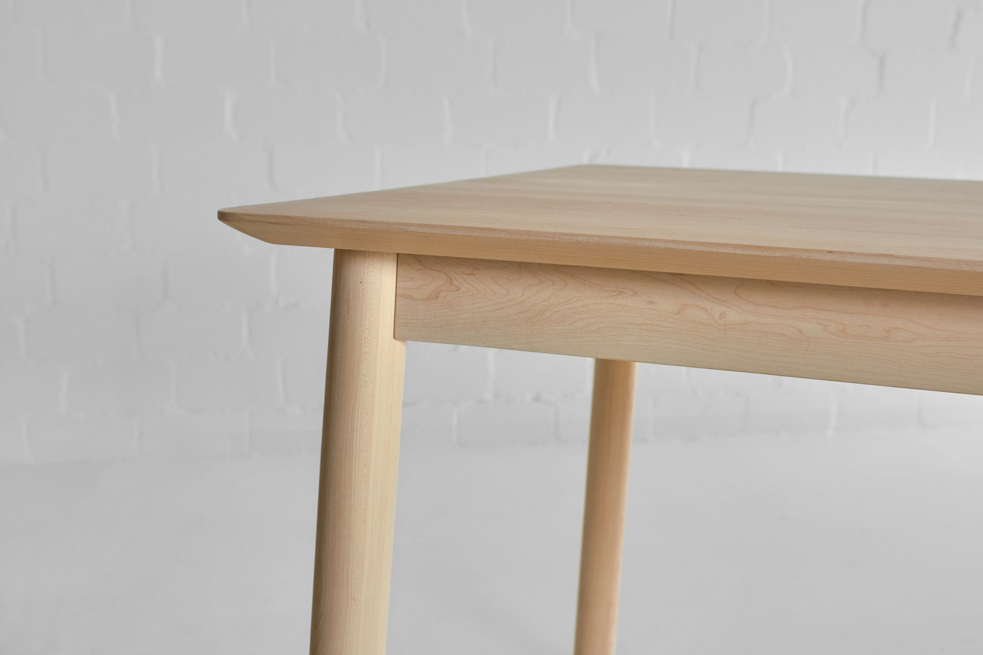 Stiltisch Holz LOCA 0301 Maßgefertigt aus Massivholz von vitamin design