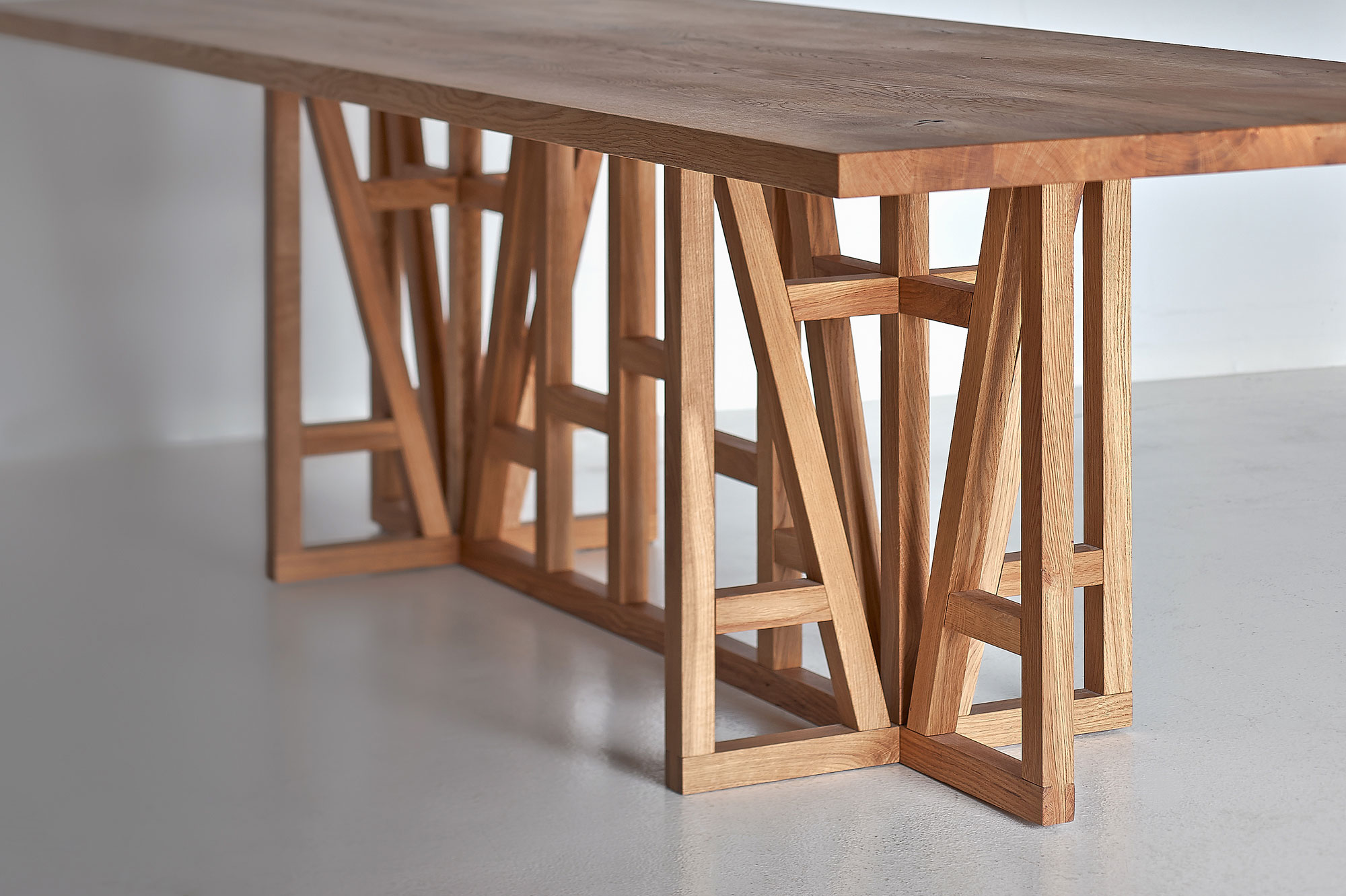 Designer Massivholz Esstisch FACHWERK 0043aW Maßgefertigt aus Massivholz von vitamin design
