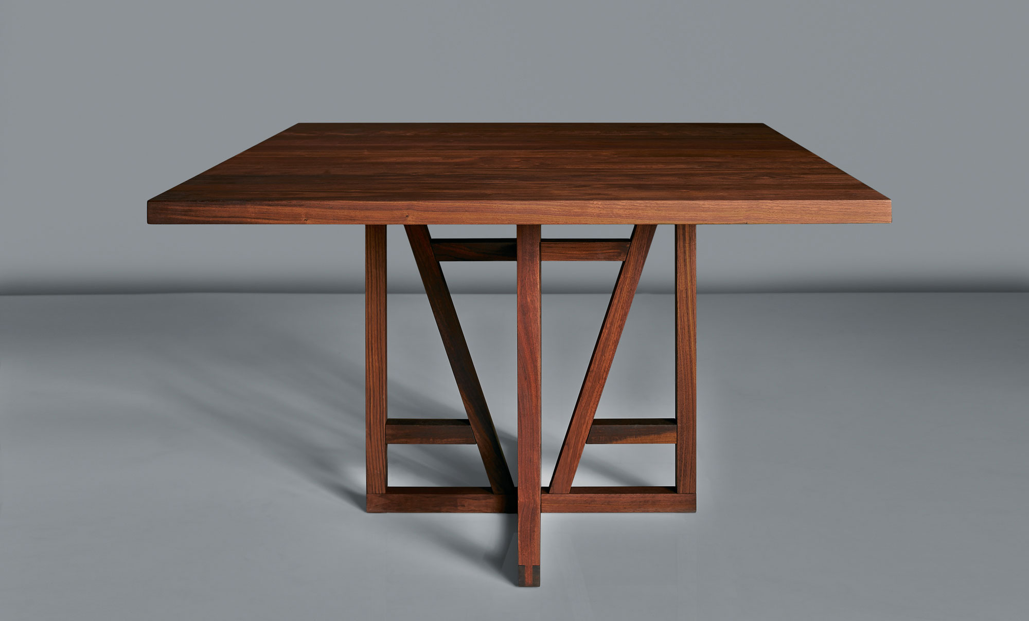 Designtisch Quadratisch FACHWERK SQUARE 0232 Maßgefertigt aus Massivholz von vitamin design