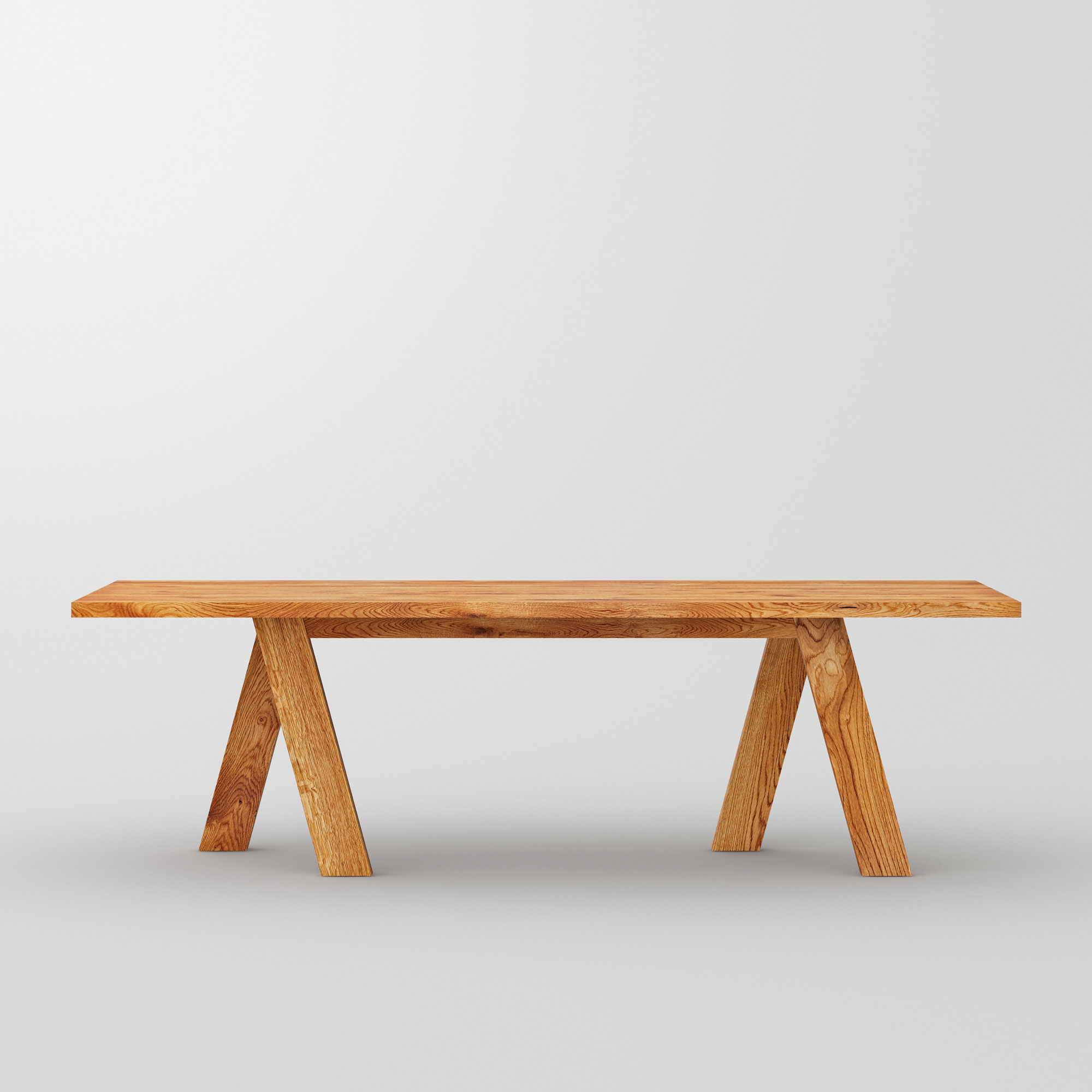Ausgefallener Tisch GO cam2 Maßgefertigt aus Massivholz von vitamin design