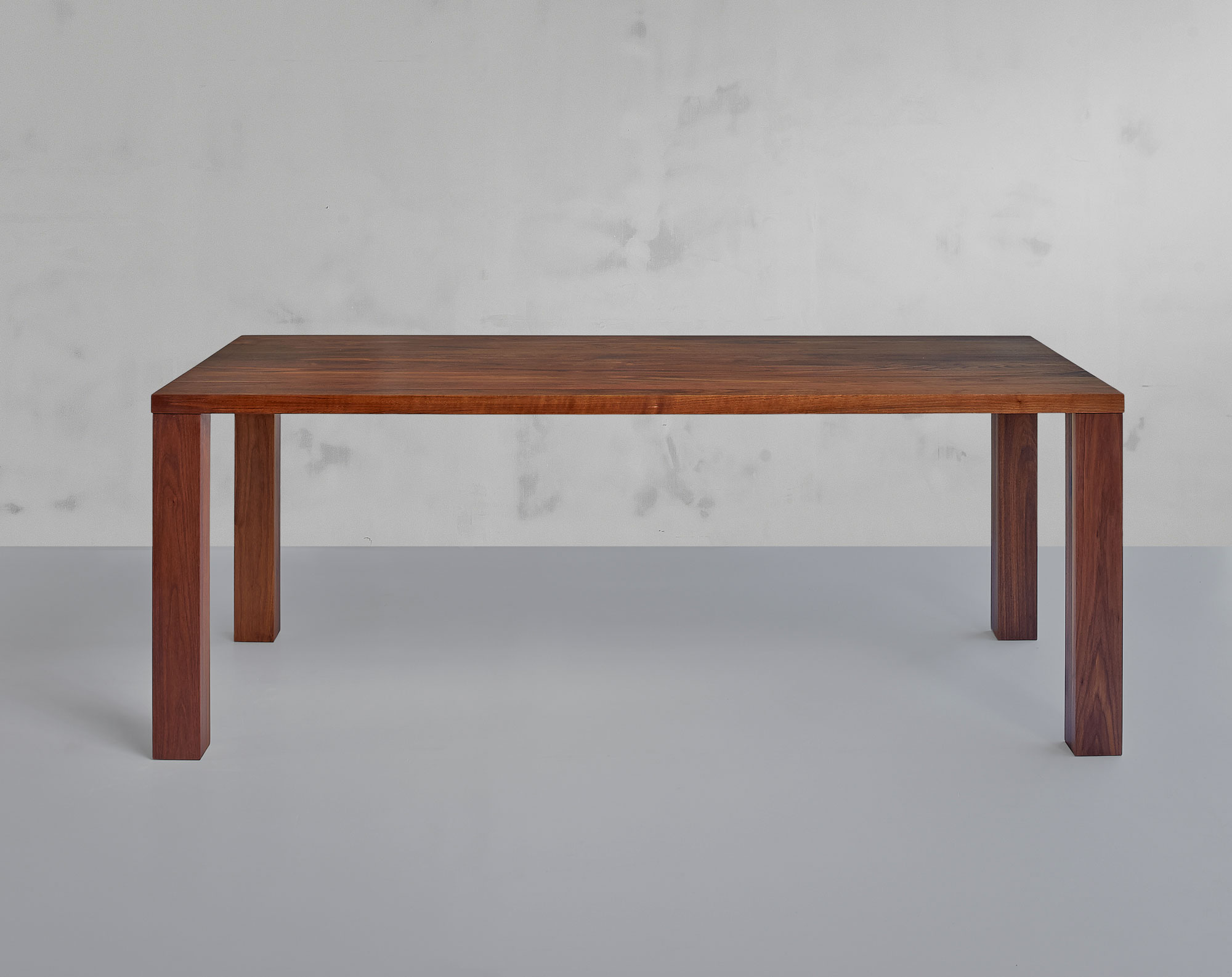 Zargenloser Tisch IUSTUS 0963pk Maßgefertigt aus Massivholz von vitamin design