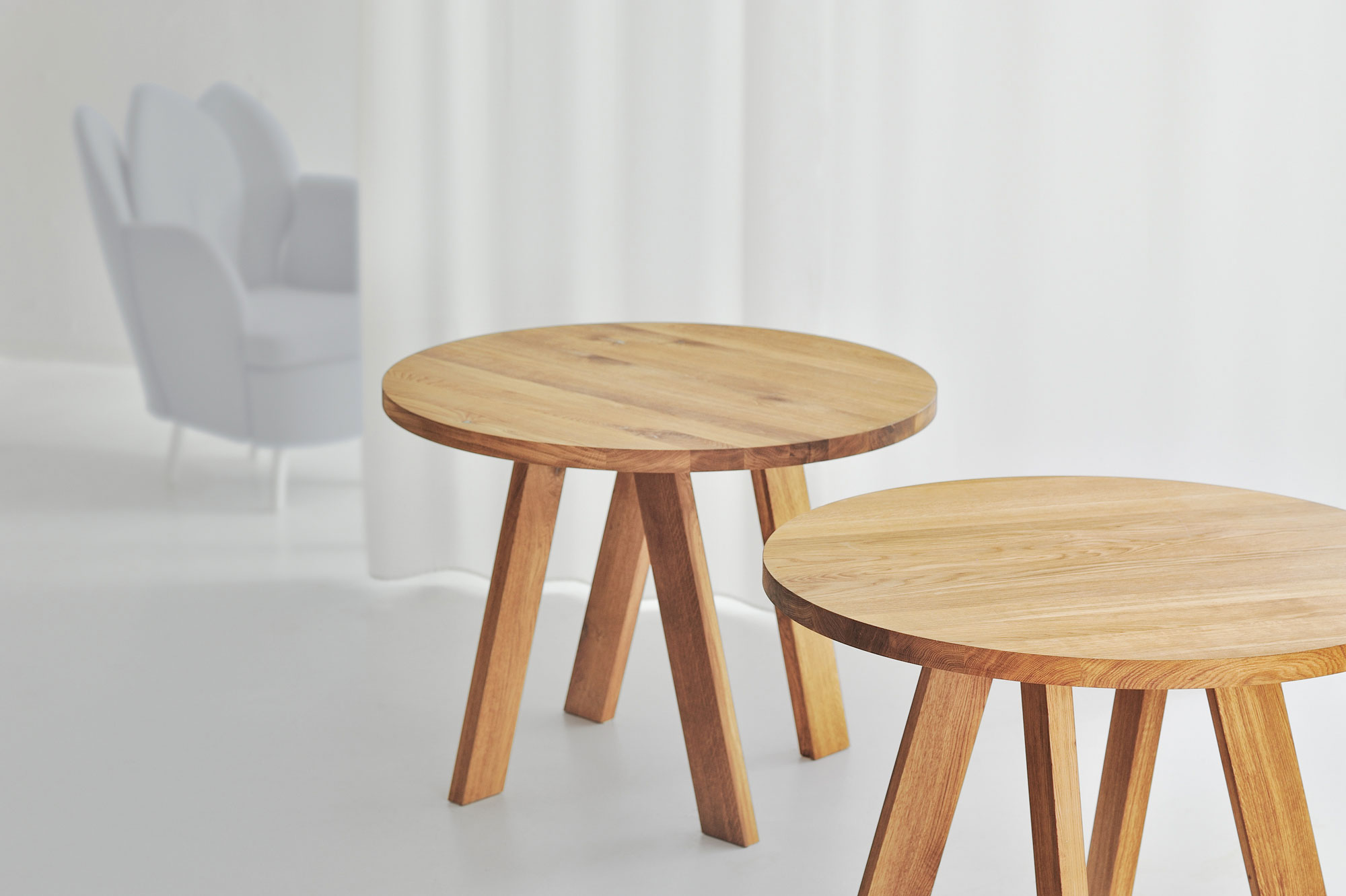 Designtisch Rund ZIRKEL 3598B Maßgefertigt aus Massivholz von vitamin design