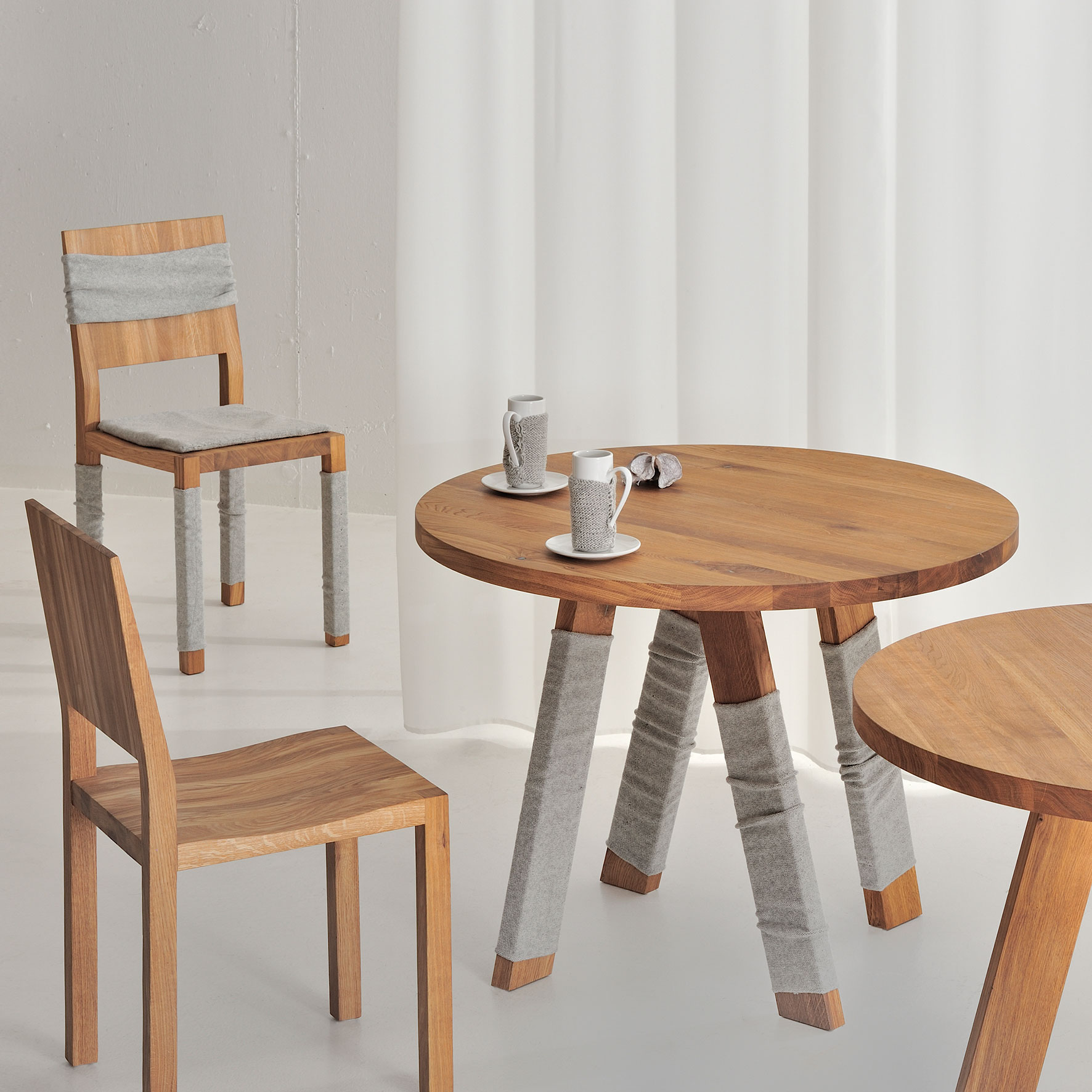 Designtisch Rund ZIRKEL 3625Q Maßgefertigt aus Massivholz von vitamin design