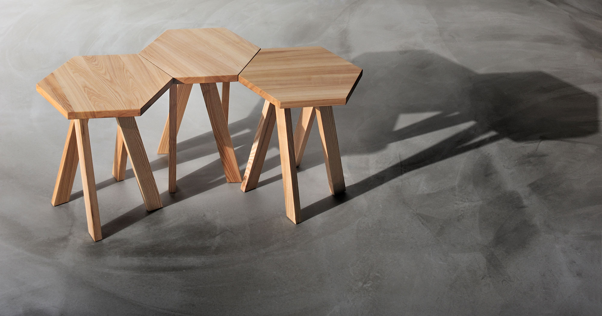 Designer Couchtisch ZIRKEL S 1 Maßgefertigt aus Massivholz von vitamin design