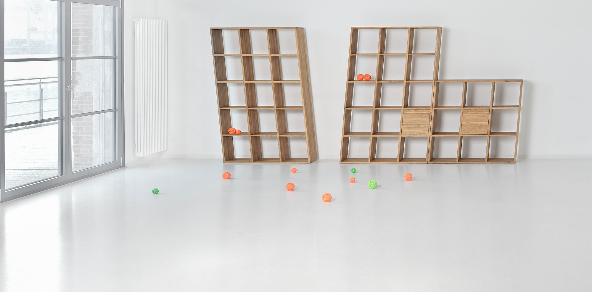 Designer Holzregal PISA 2521 Maßgefertigt aus Massivholz von vitamin design