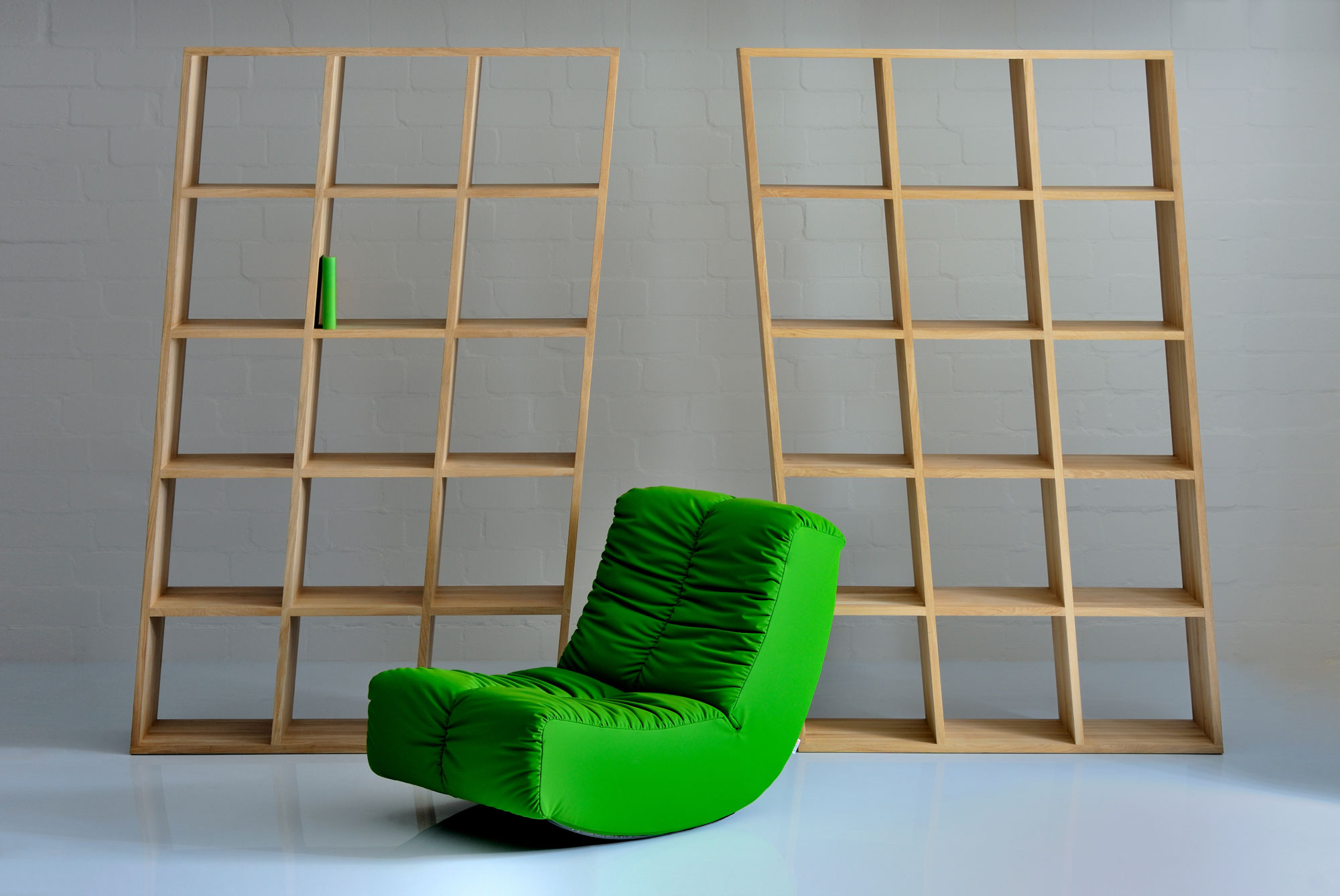 Designer Holzregal PISA vd0909 Maßgefertigt aus Massivholz von vitamin design