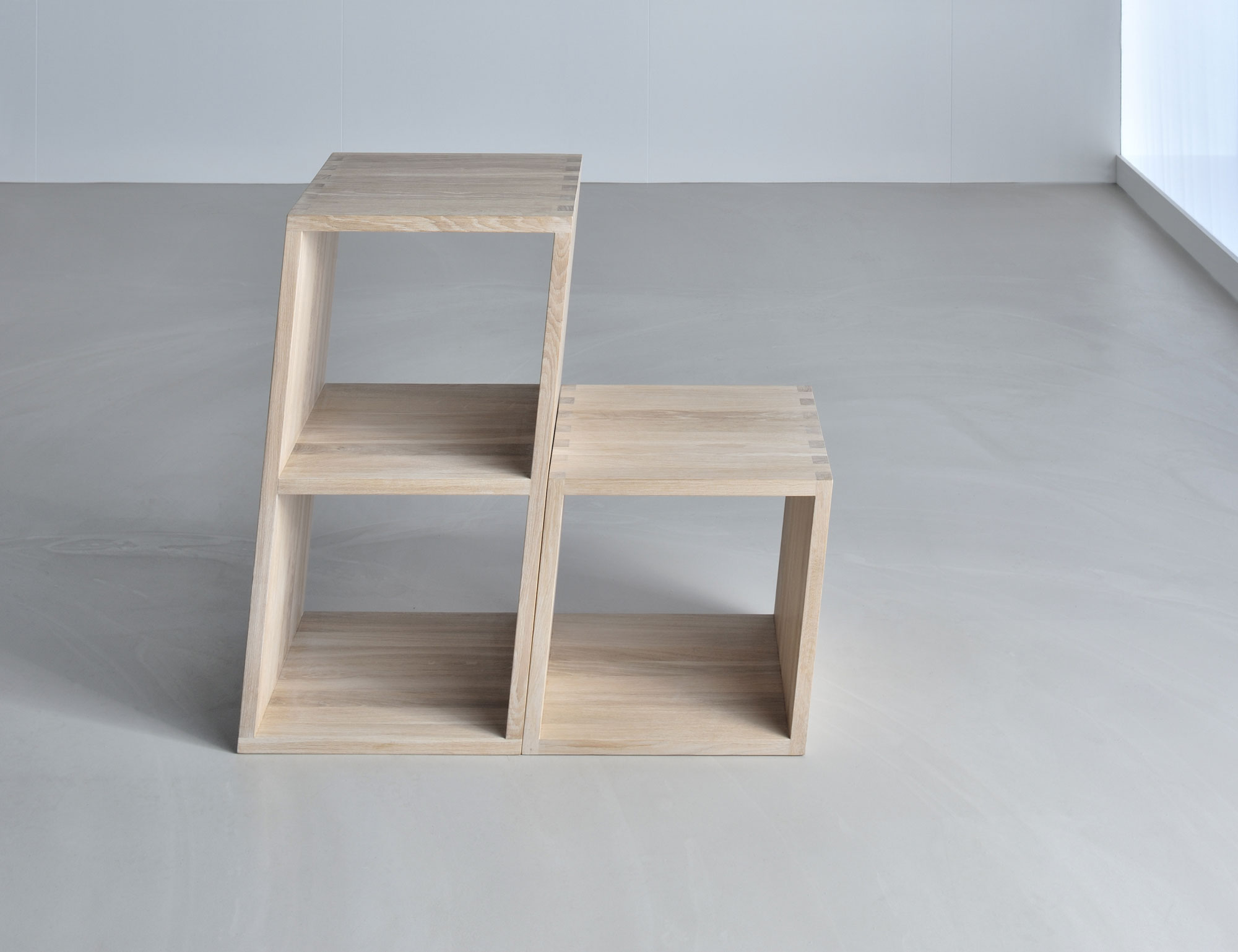 Designer Holzregal PISA 3345 Maßgefertigt aus Massivholz von vitamin design