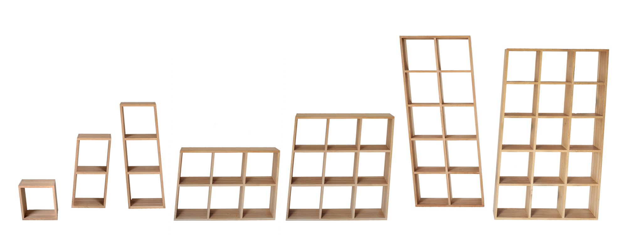 Designer Holzregal PISA cut Maßgefertigt aus Massivholz von vitamin design