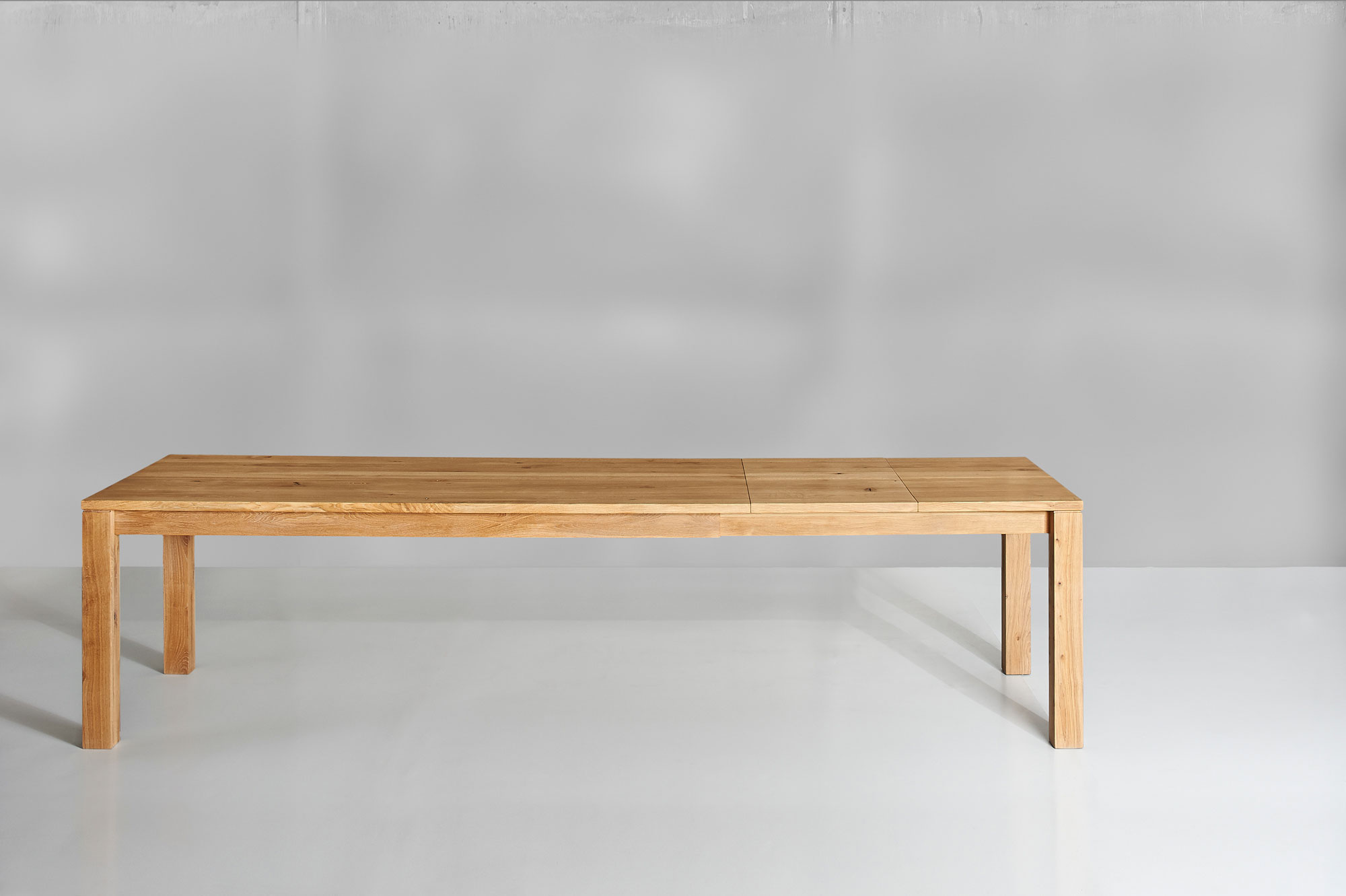 Ausziehbarer Massivholz Designtisch LIVING BUTTERFLY 0830 Maßgefertigt aus Massivholz von vitamin design