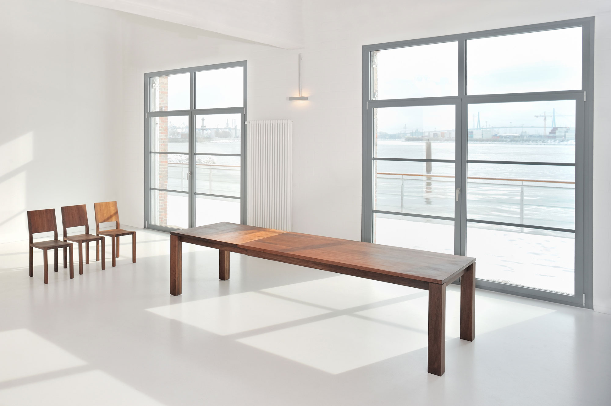 Ausziehbarer Massivholz Designtisch LIVING BUTTERFLY 2621 Maßgefertigt aus Massivholz von vitamin design