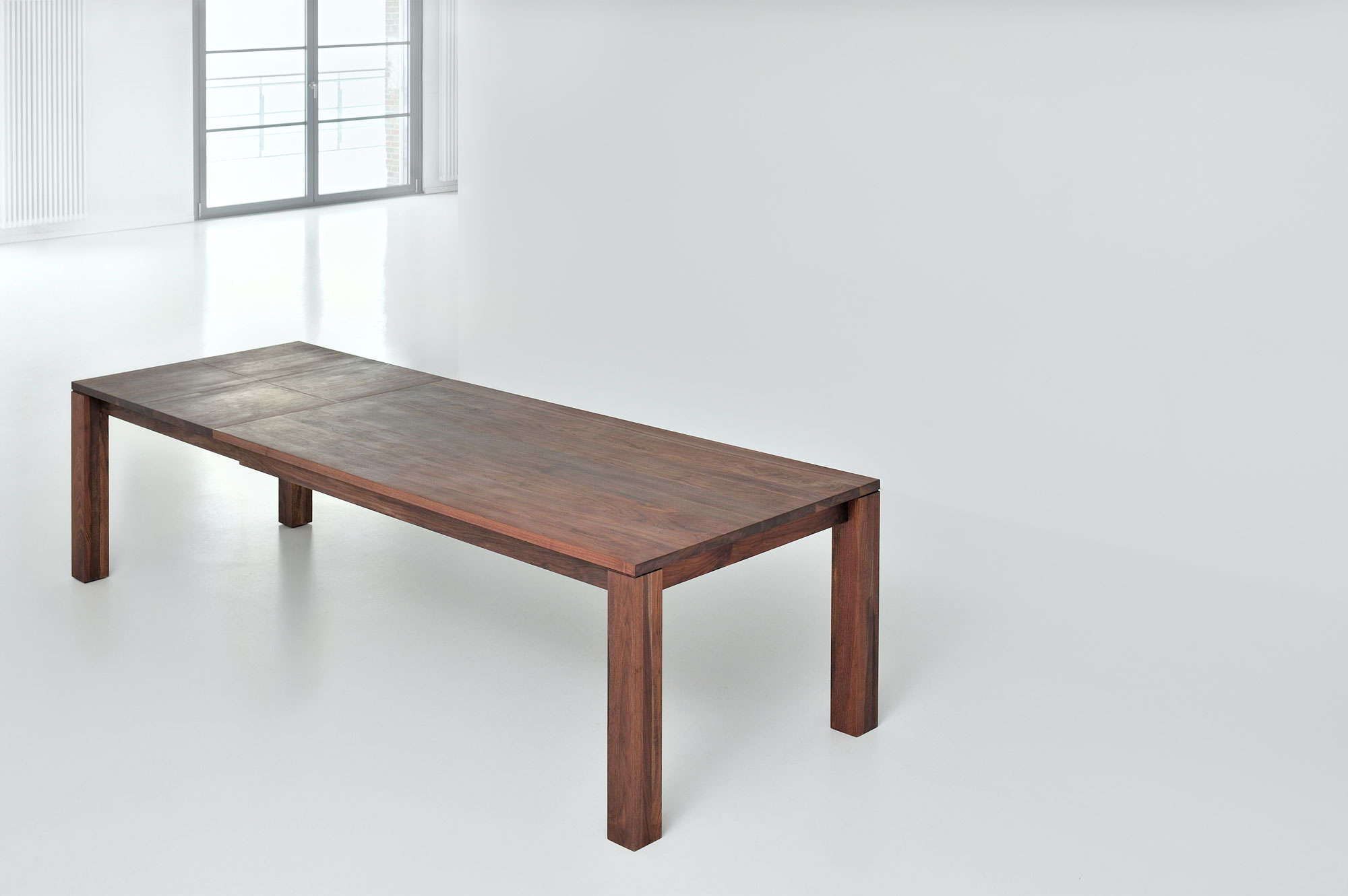 Ausziehbarer Massivholz Designtisch LIVING BUTTERFLY 2679 Maßgefertigt aus Massivholz von vitamin design