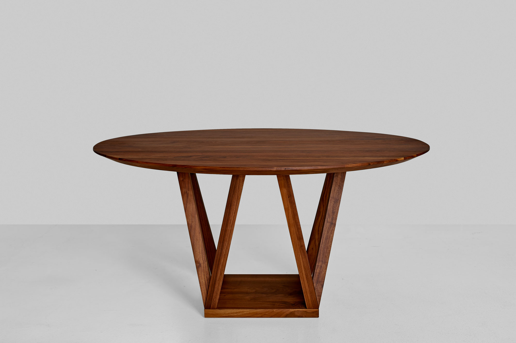 Linoleum Design Tisch CREO LINO 0988 Maßgefertigt aus Massivholz von vitamin design