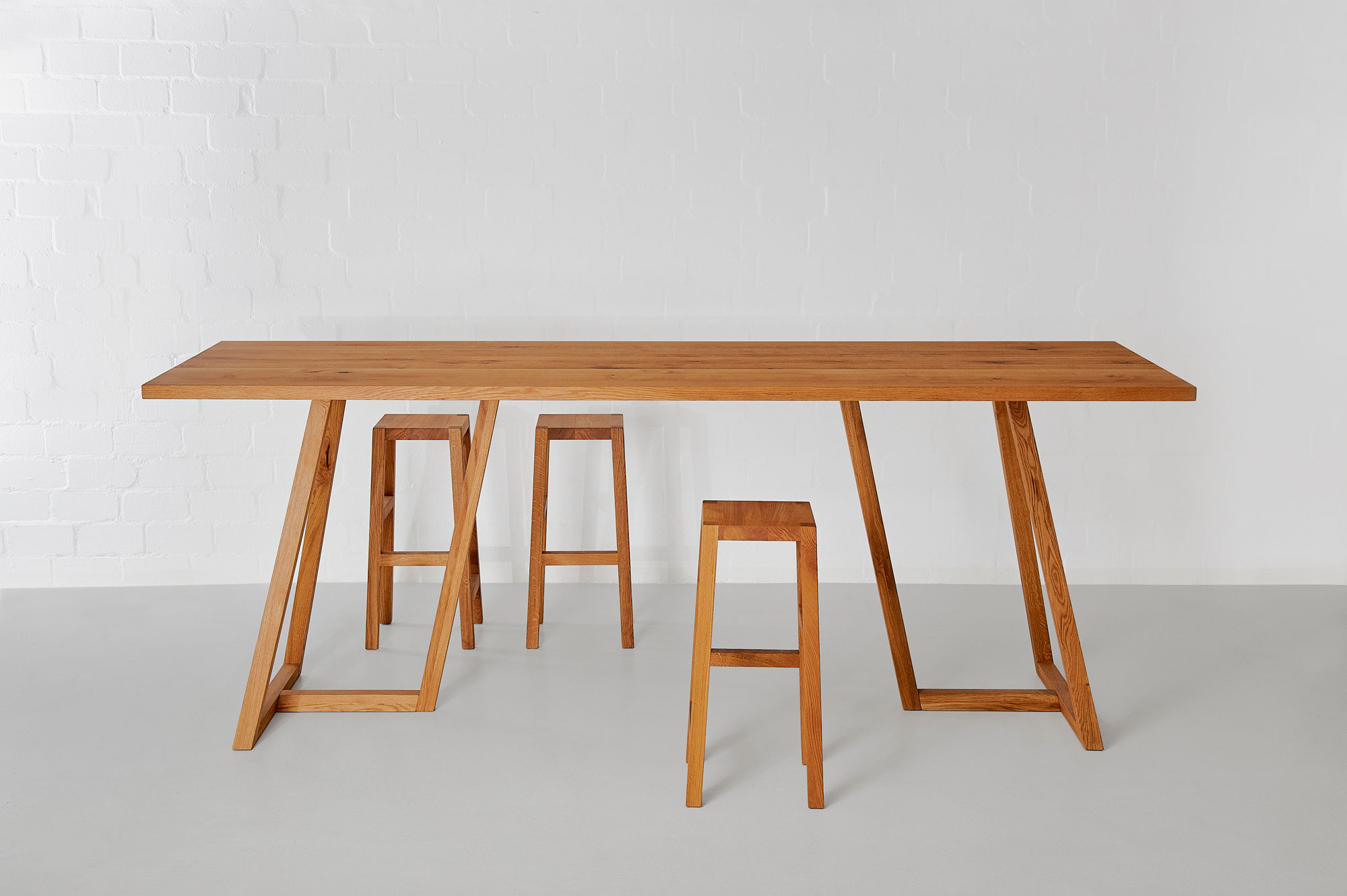 Designer Holztisch MARGO Edited Maßgefertigt aus Massivholz von vitamin design