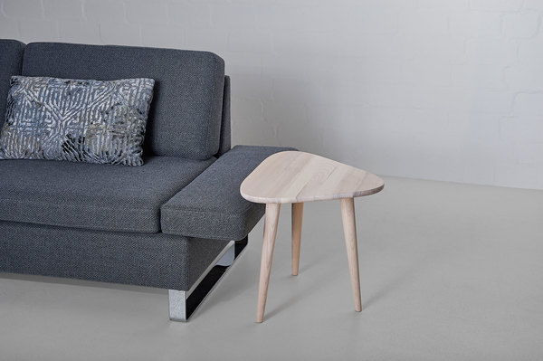 Couchtisch Oval AMBIO-SPACE Edited Maßgefertigt aus Massivholz von vitamin design